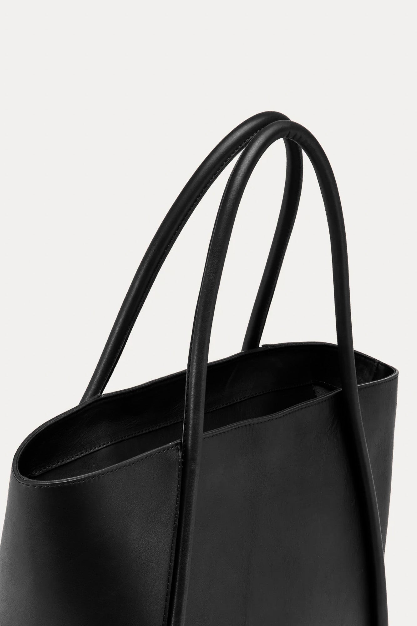 Shoulder Bag Cabala 010 | Black Leather