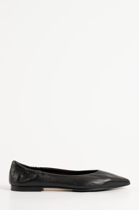 Flat Ballerina Ingrid 000 | Black Leather