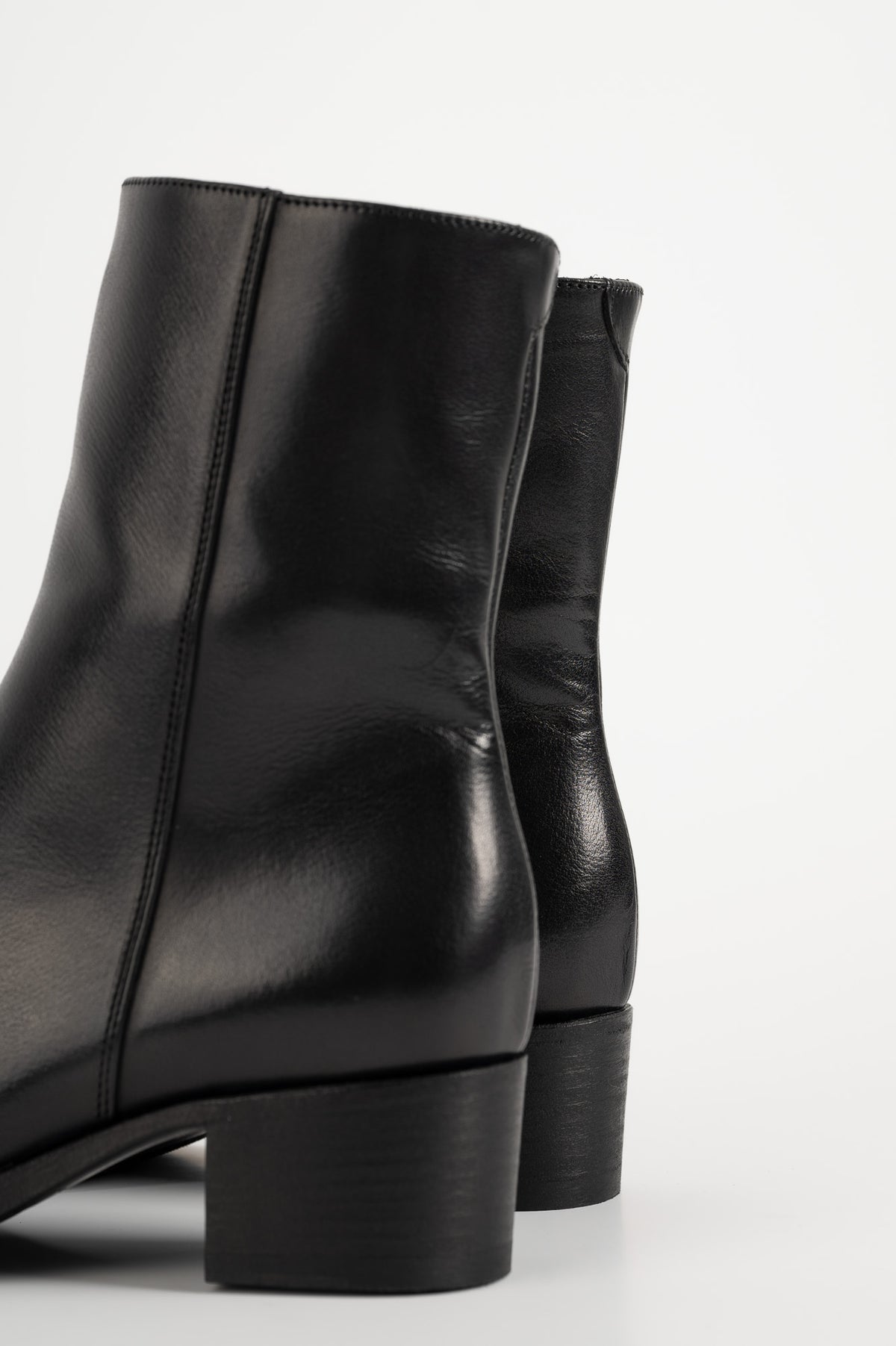 Boots Nibs 089 | Black Leather