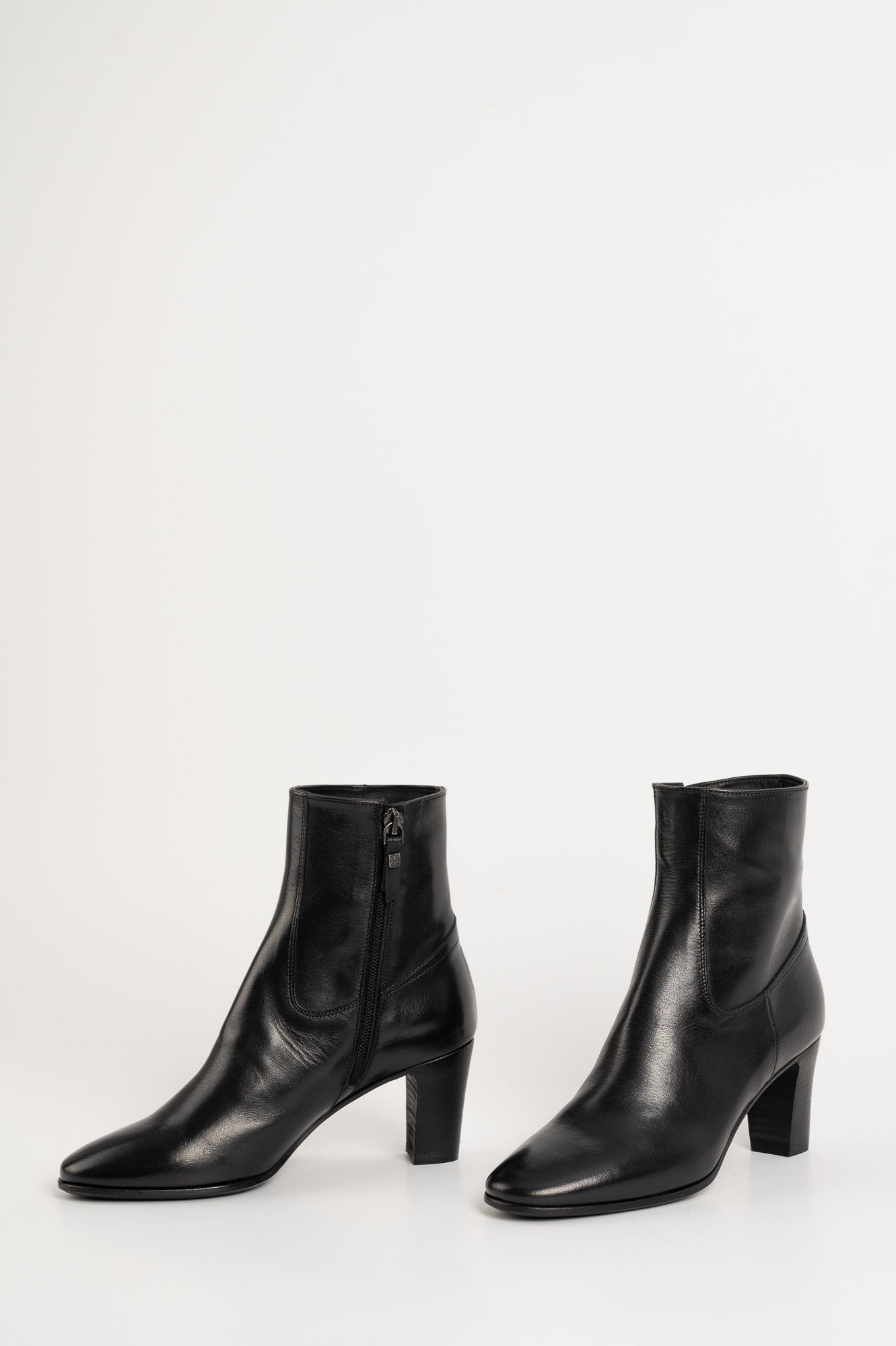 Boots Nibs 230 | Black Leather