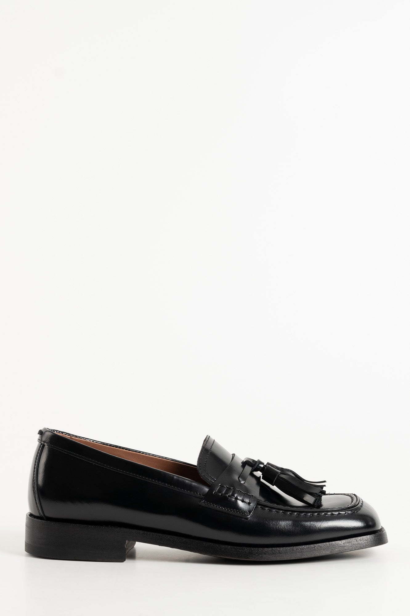 Tassle Loafer 325 | Black Abrasivato Leather