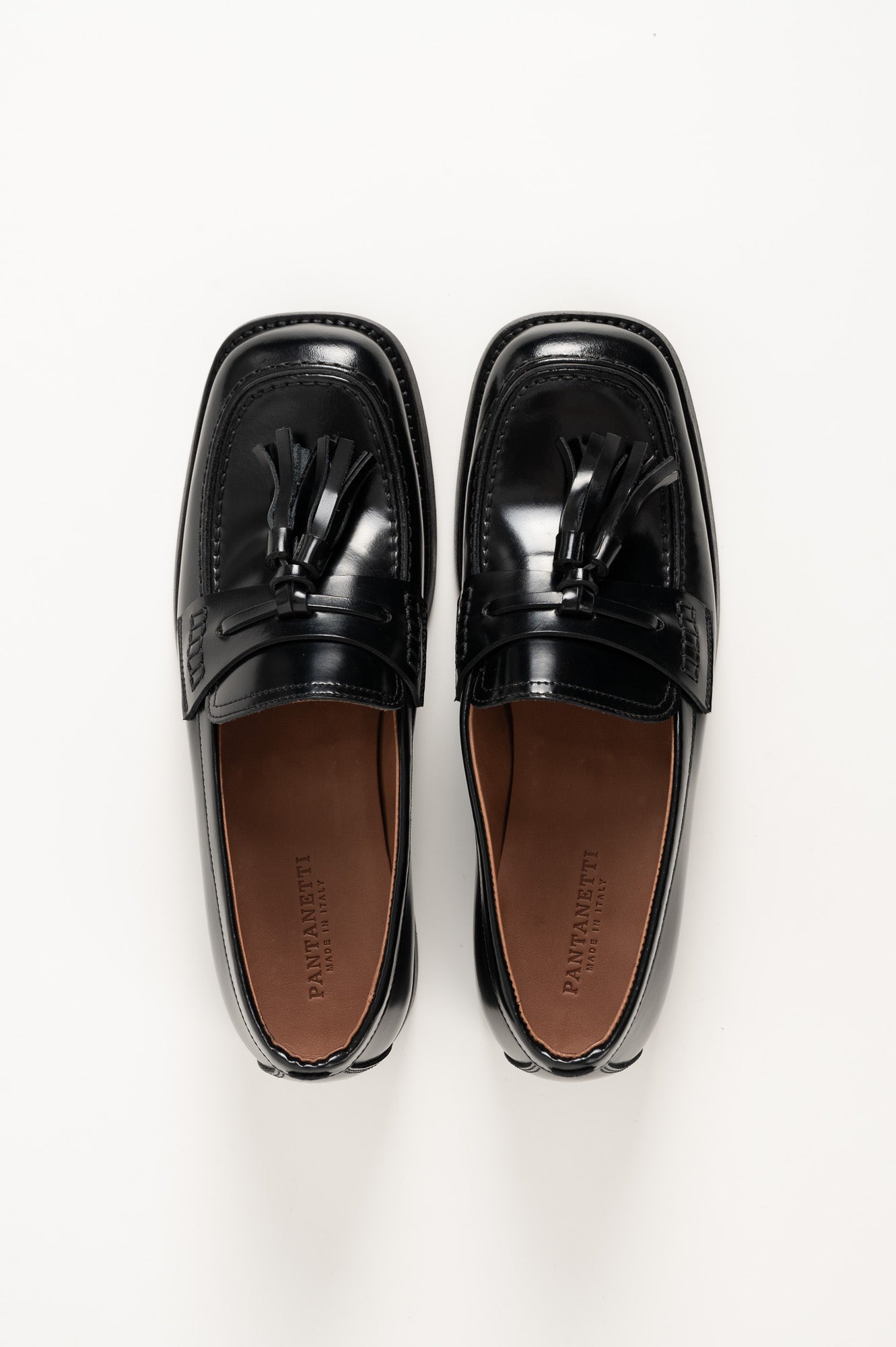 Tassle Loafer 325 | Black Abrasivato Leather