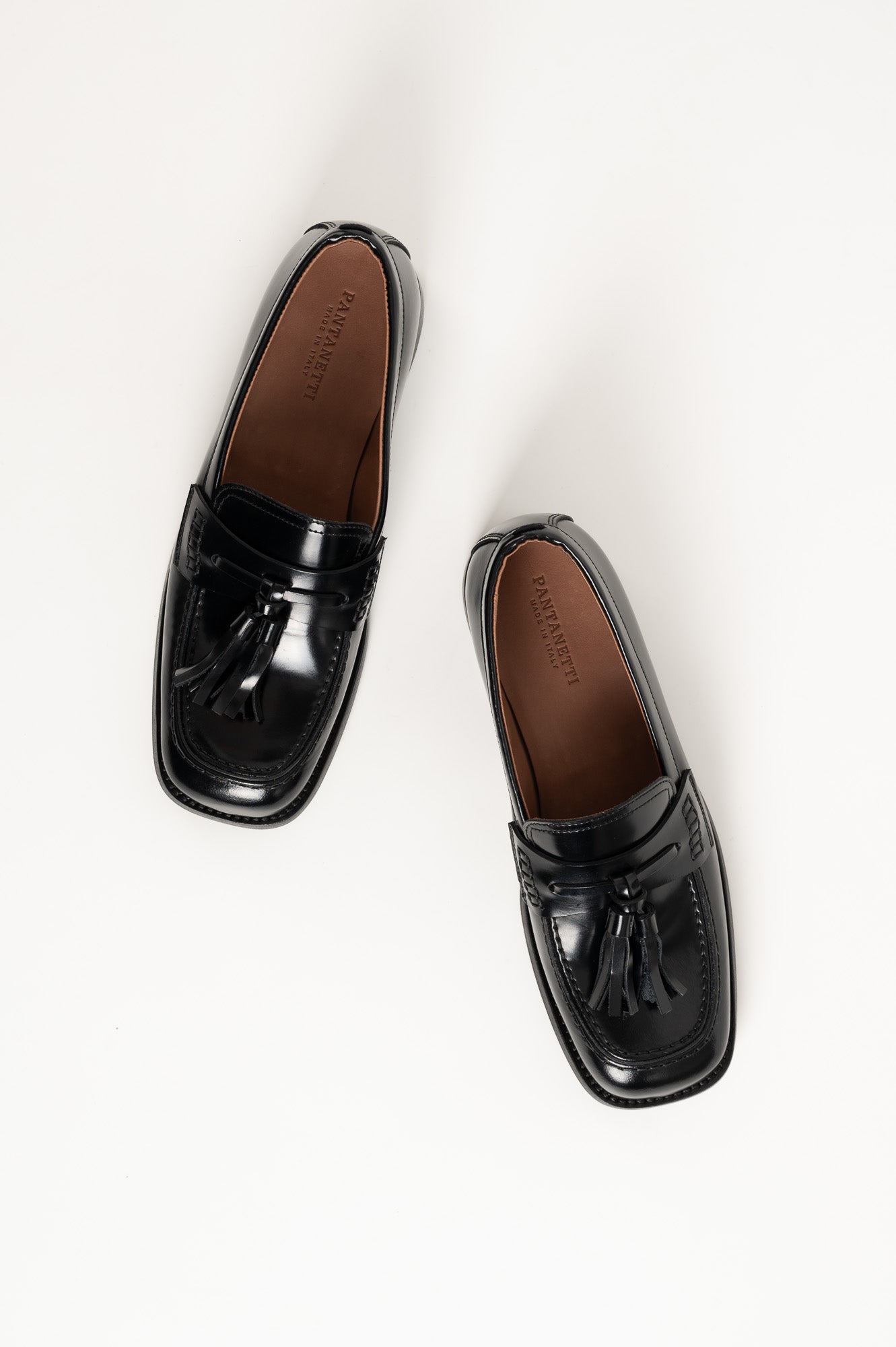 Tassle Loafer 325 | Black Abrasivato Leather