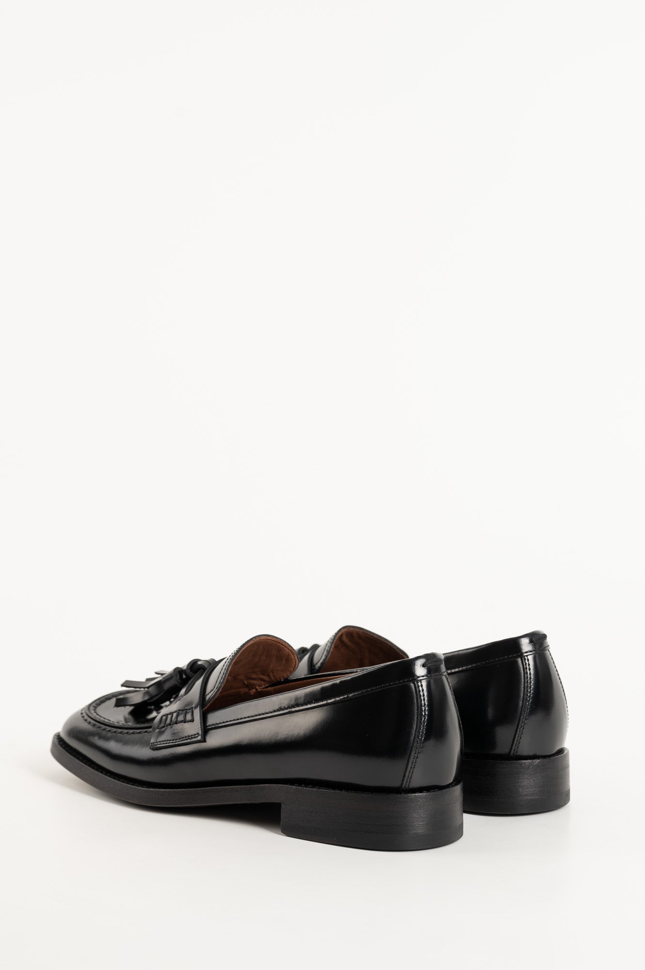 Tassle Loafer 325 | Black Abrasivato Leather