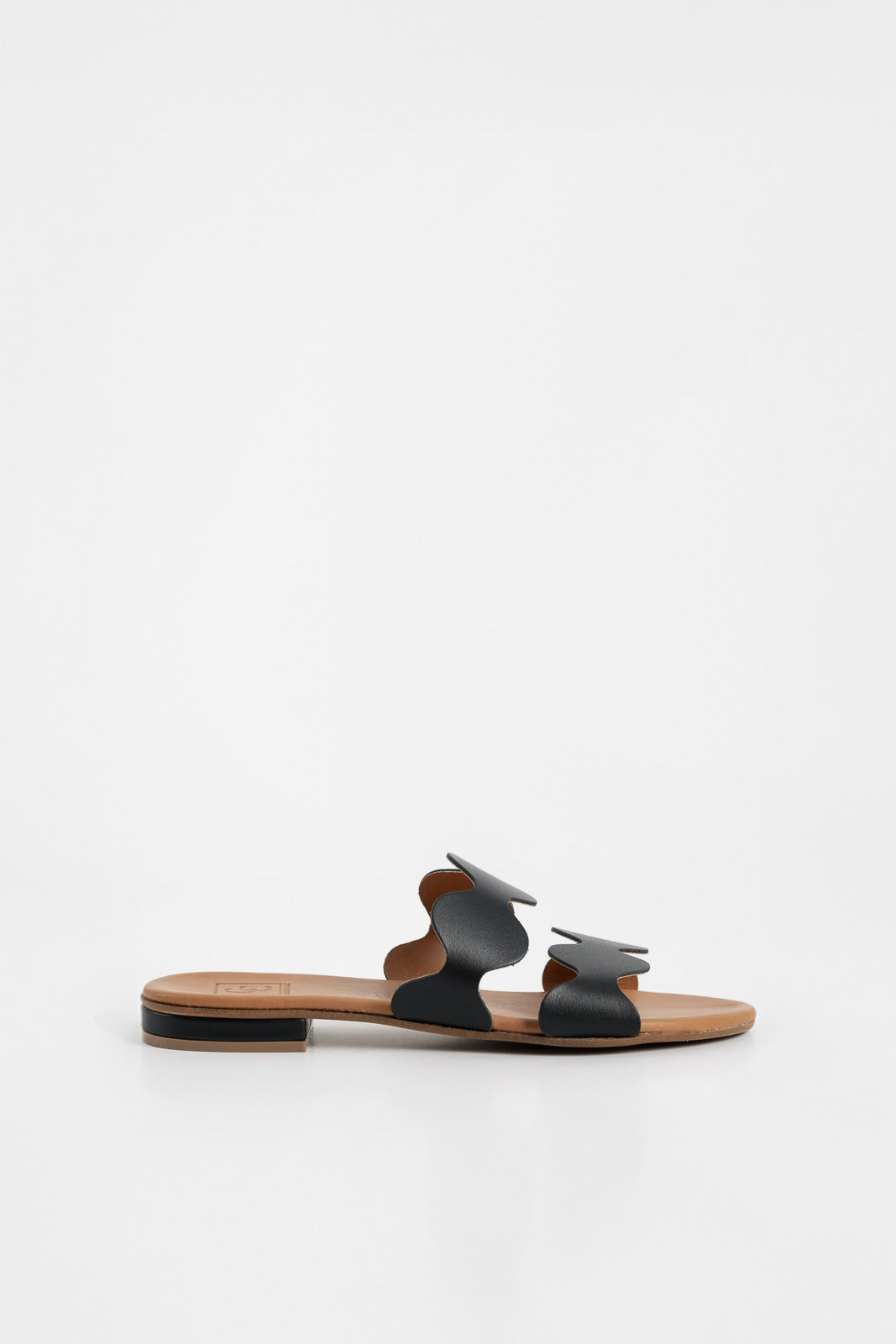 Flat Sandal Wave | Black Calf Leather