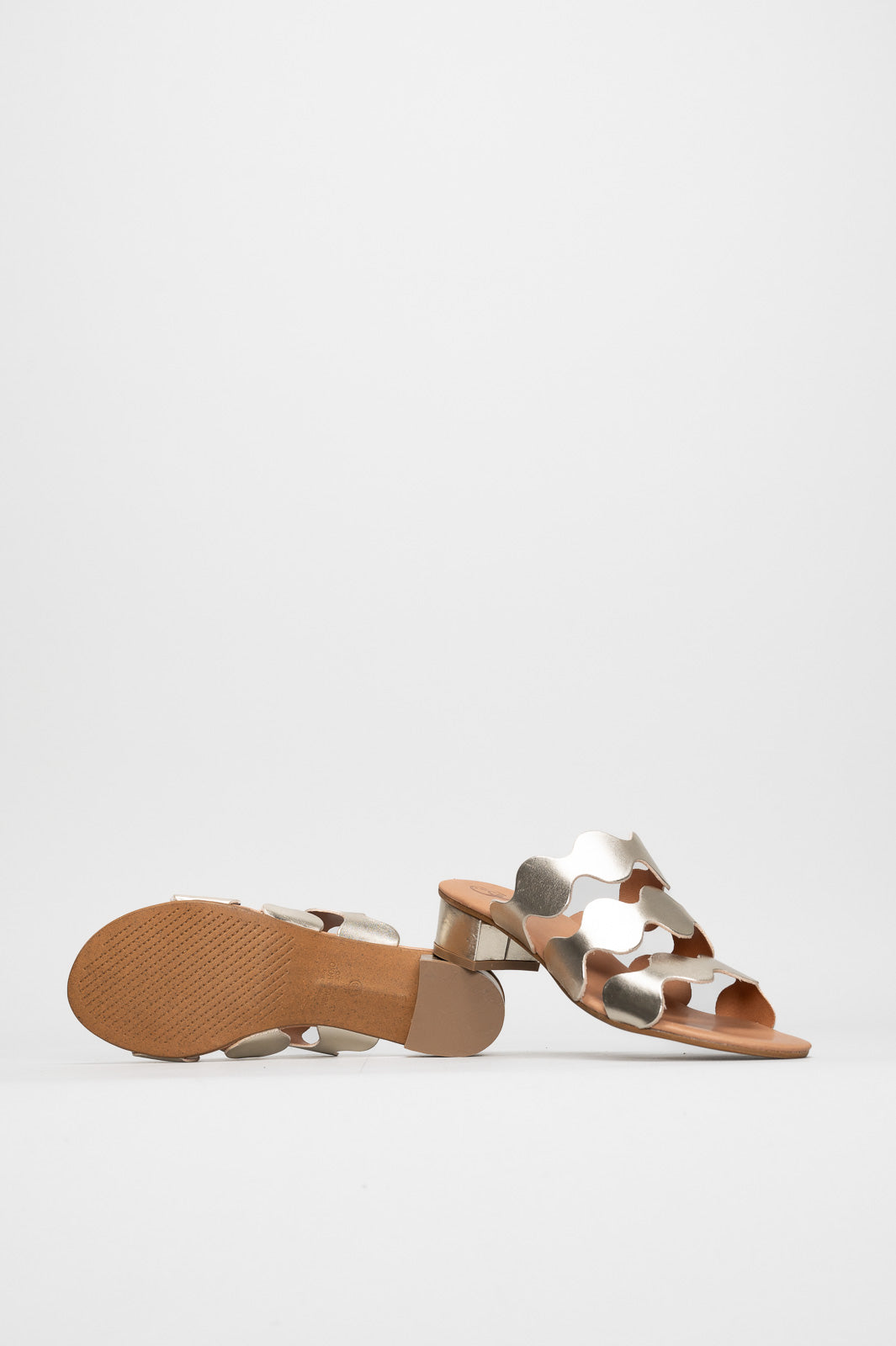 Heeled Sandal Wave | Shiny Platino Calf Leather