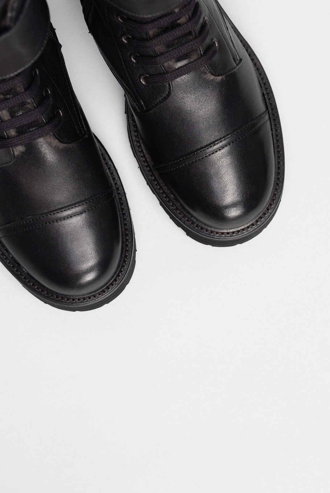 Shearling Lace-up Boot Gilda | Black Buffalo Leather