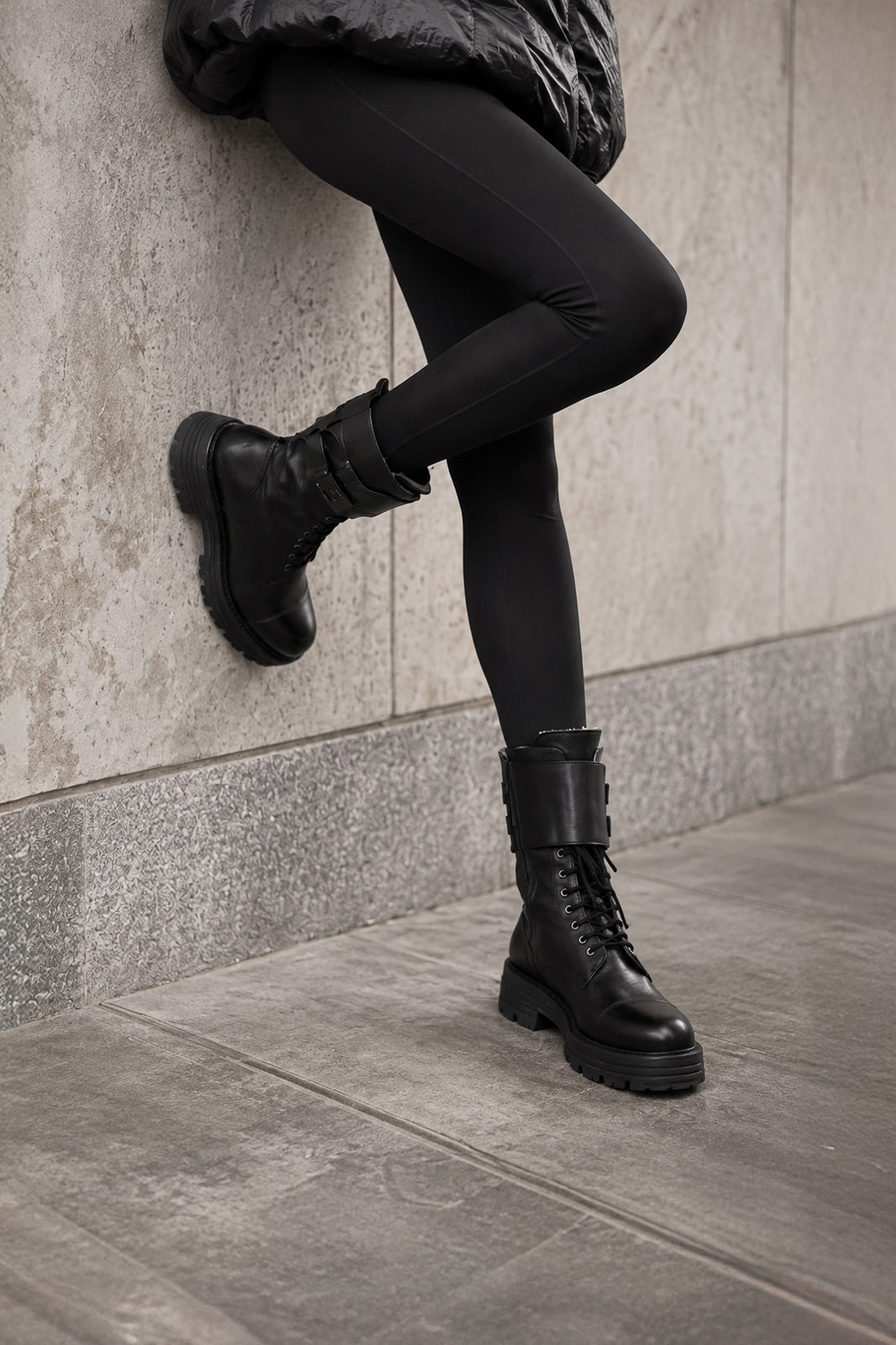 Shearling Lace-up Boot Gilda | Black Buffalo Leather