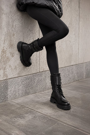 Shearling Lace-up Boot Gilda | Black Buffalo Leather
