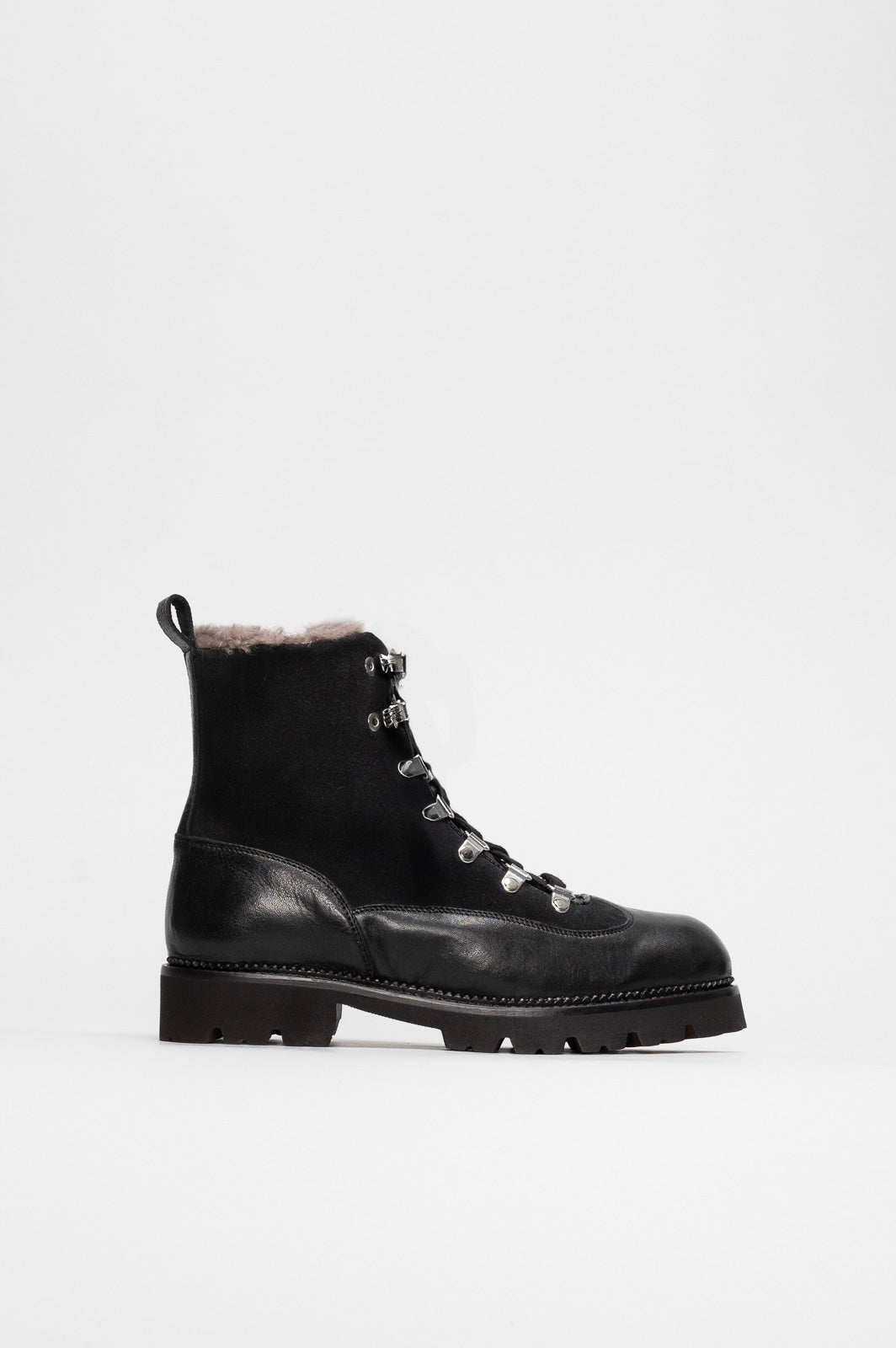 Shearling Lace-Up Boot Livia | Off-Black Leather & Suede