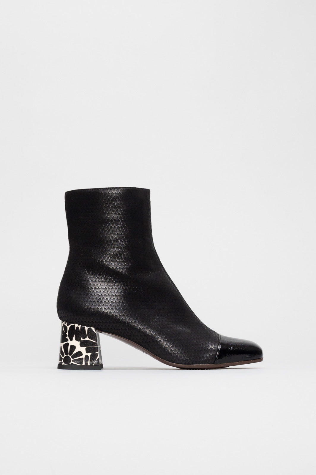 Ankle Boot Volkiria | Black Patterned Suede