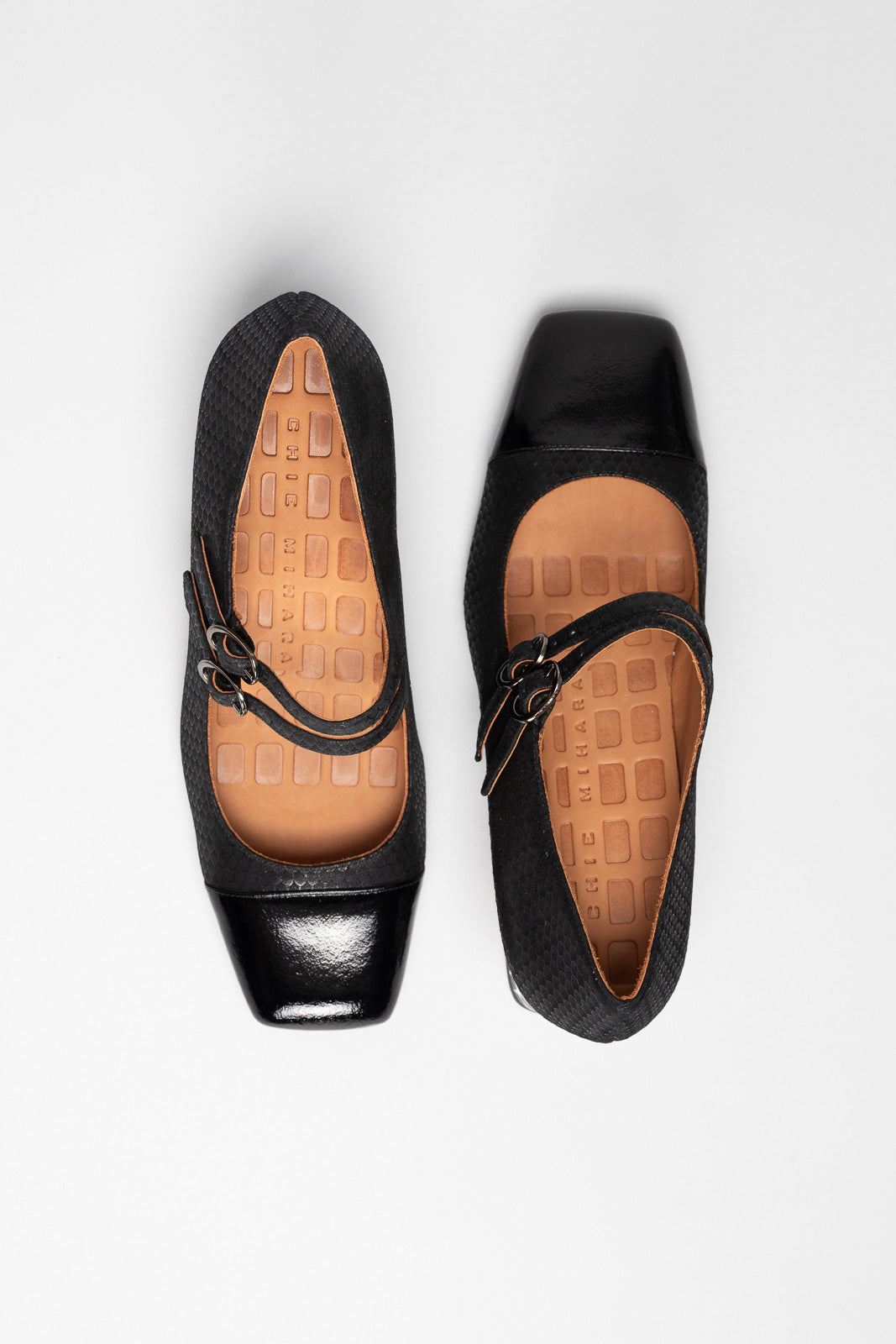 Mary Jane Pump Volcano | Deep Black Patterned Suede
