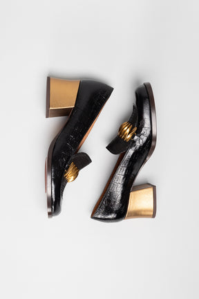 Heeled Loafer Pump Tibro | Deep Black Croc-Embossed Leather