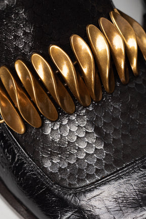 Heeled Loafer Pump Tibro | Deep Black Croc-Embossed Leather