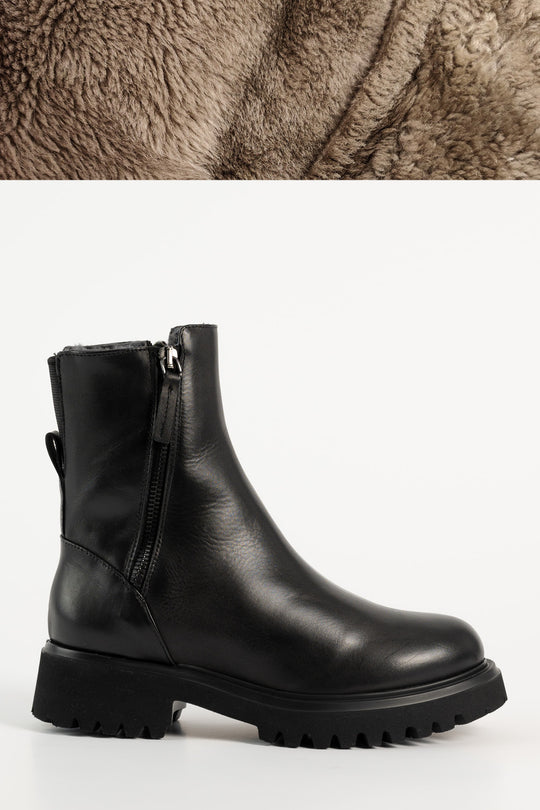 Shearling Boot Darcy | Black Calf Leather