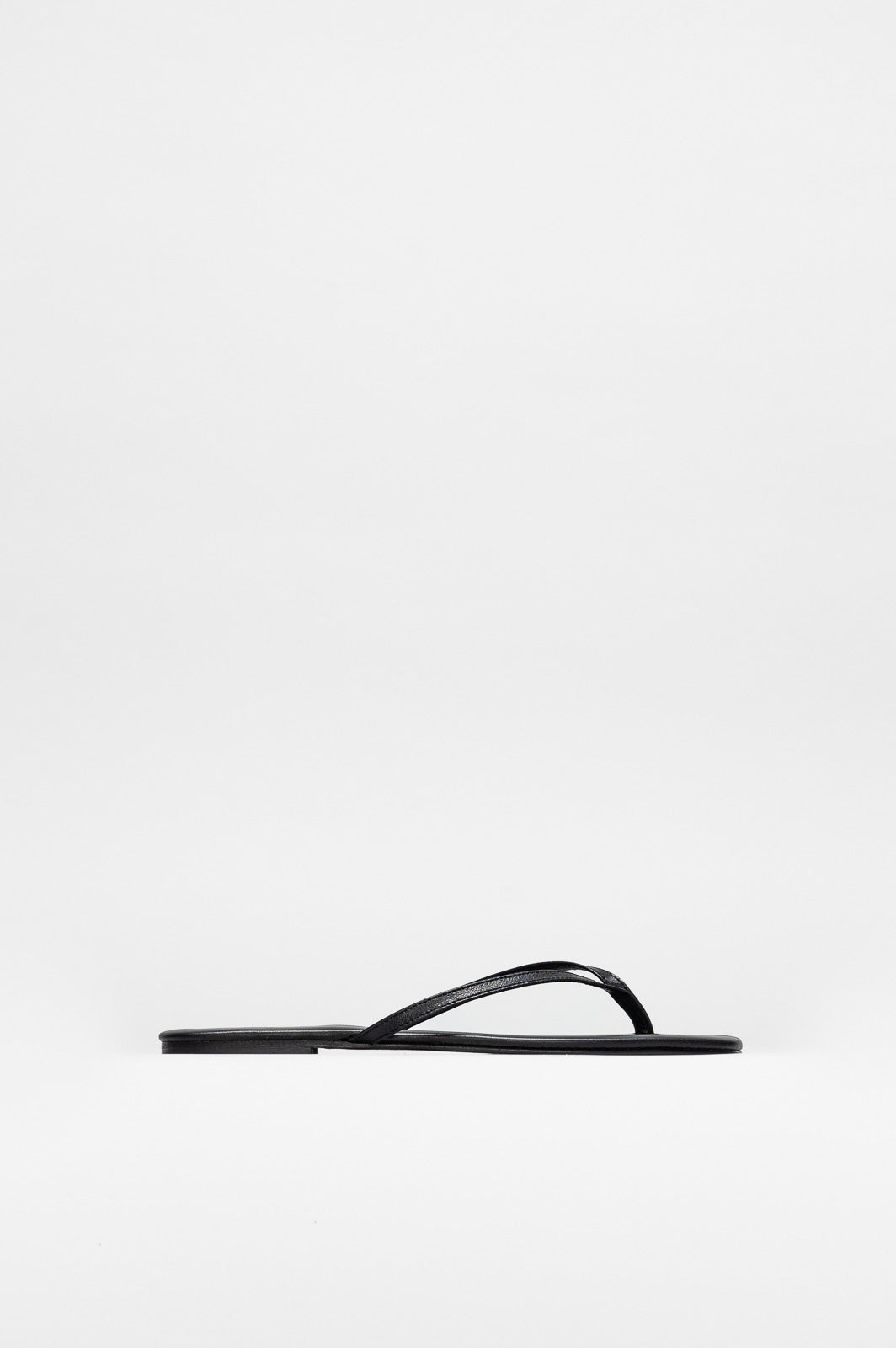 Thong Sandal Lila | Deep Black Calf Leather