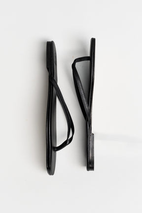 Thong Sandal Lila | Deep Black Calf Leather