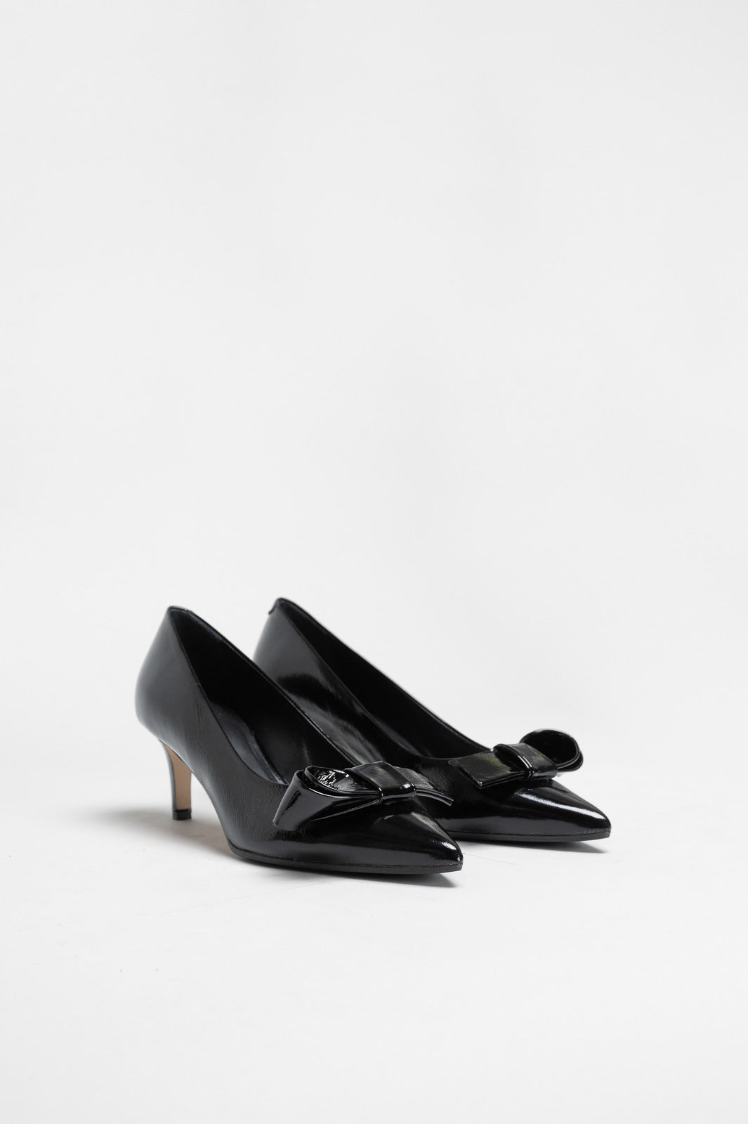 Bow Pump Tela | Black Crinkled Patent Nappa