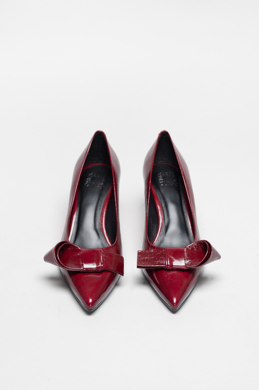 Bow Pump Tela | Cherry Crinkled Patent Nappa