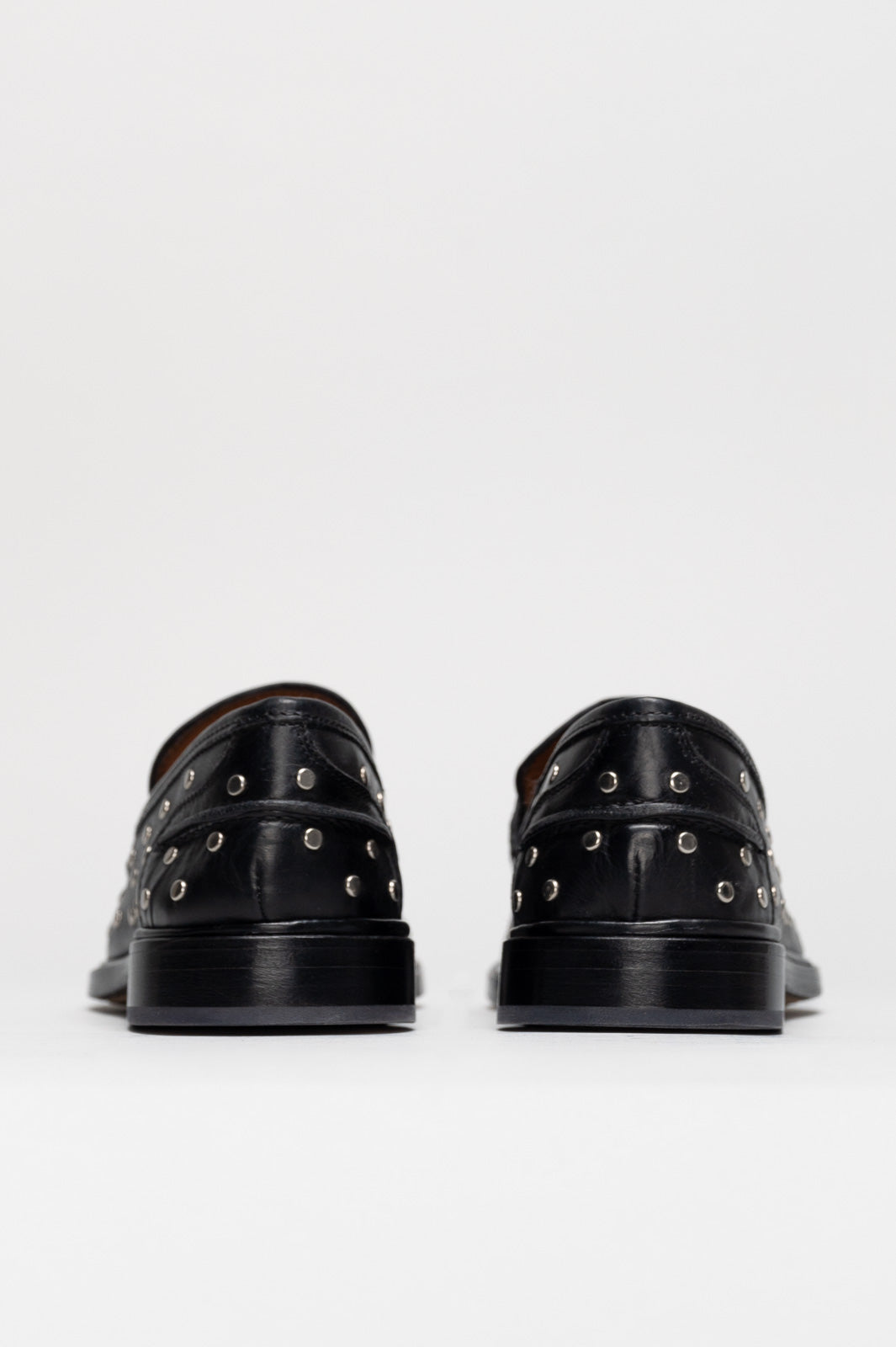 Penny Loafer Pia Studs | Black Calf Leather