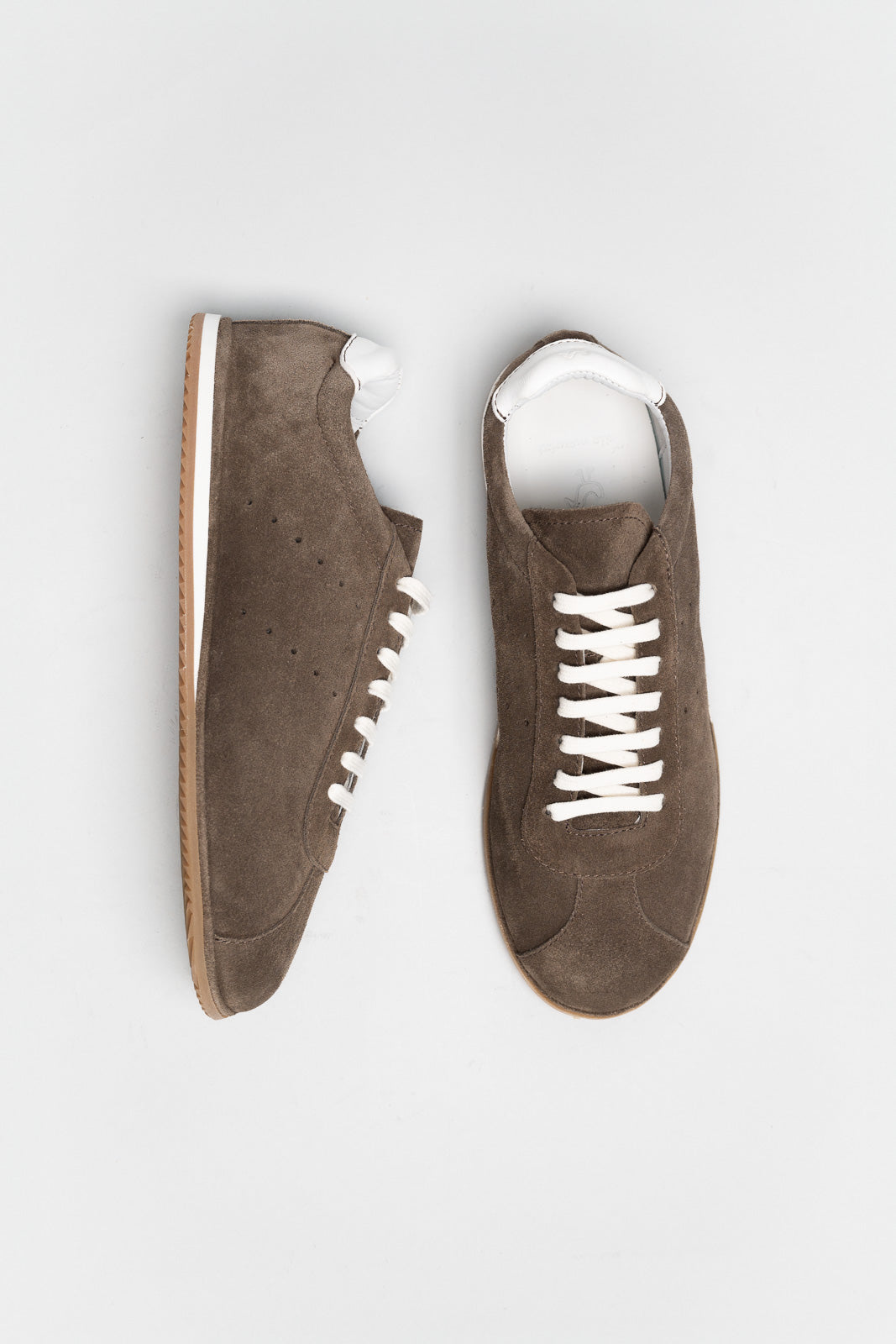 Minimal Sneaker Consuelo | Mud Brown Soft Suede