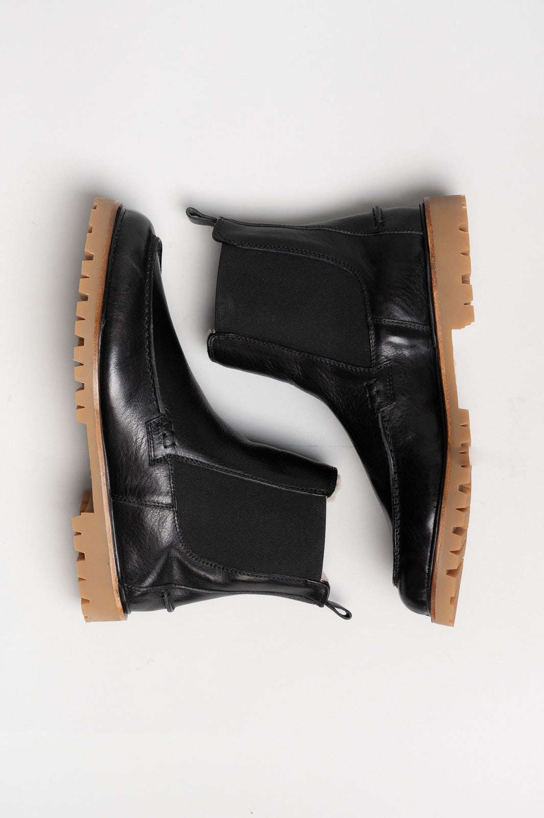 Shearling Boot Otterproof | Rustic Black Calf Leather