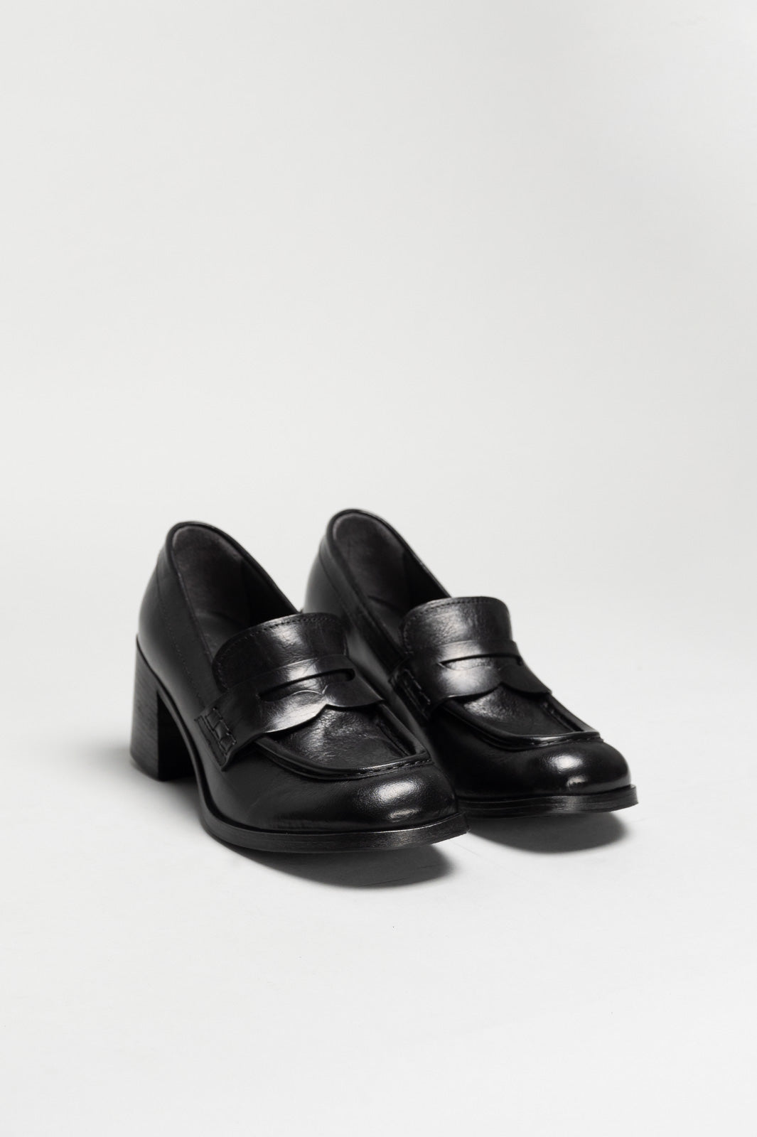 Heeled Loafer Mocassino | Rustic Black Calf Leather