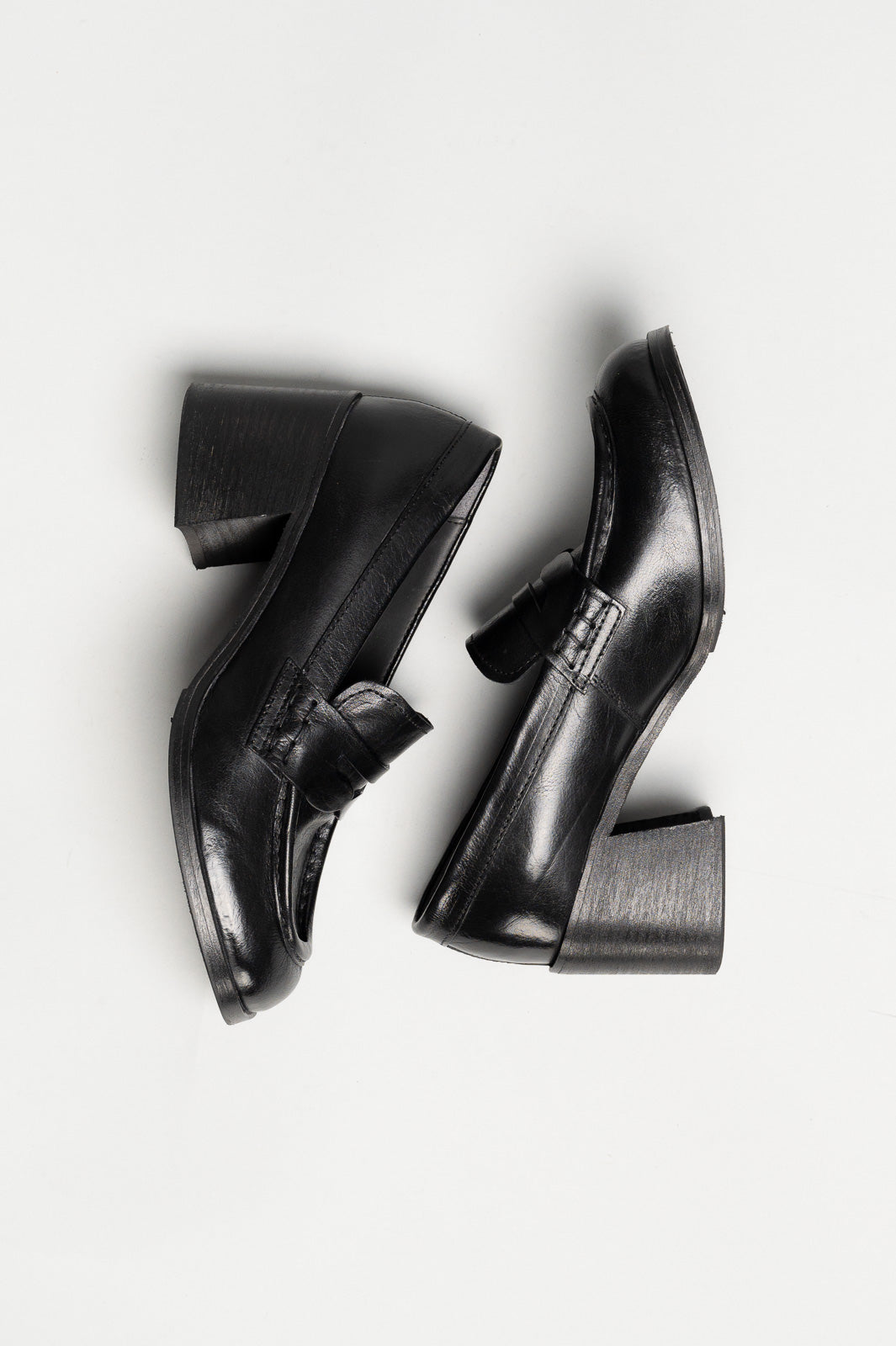 Heeled Loafer Mocassino | Rustic Black Calf Leather