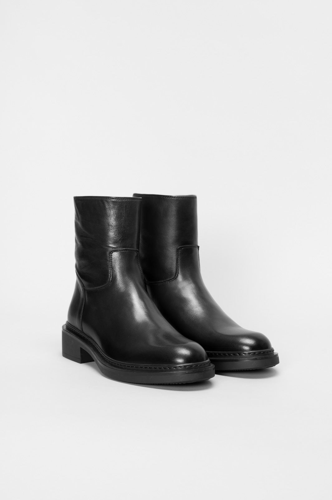 Zipper Boot Moplene | Deep Black Calf Leather