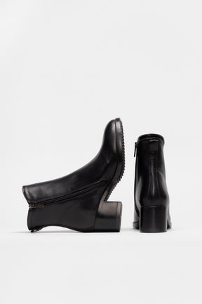Heeled Boot Layla | Black Calf Leather