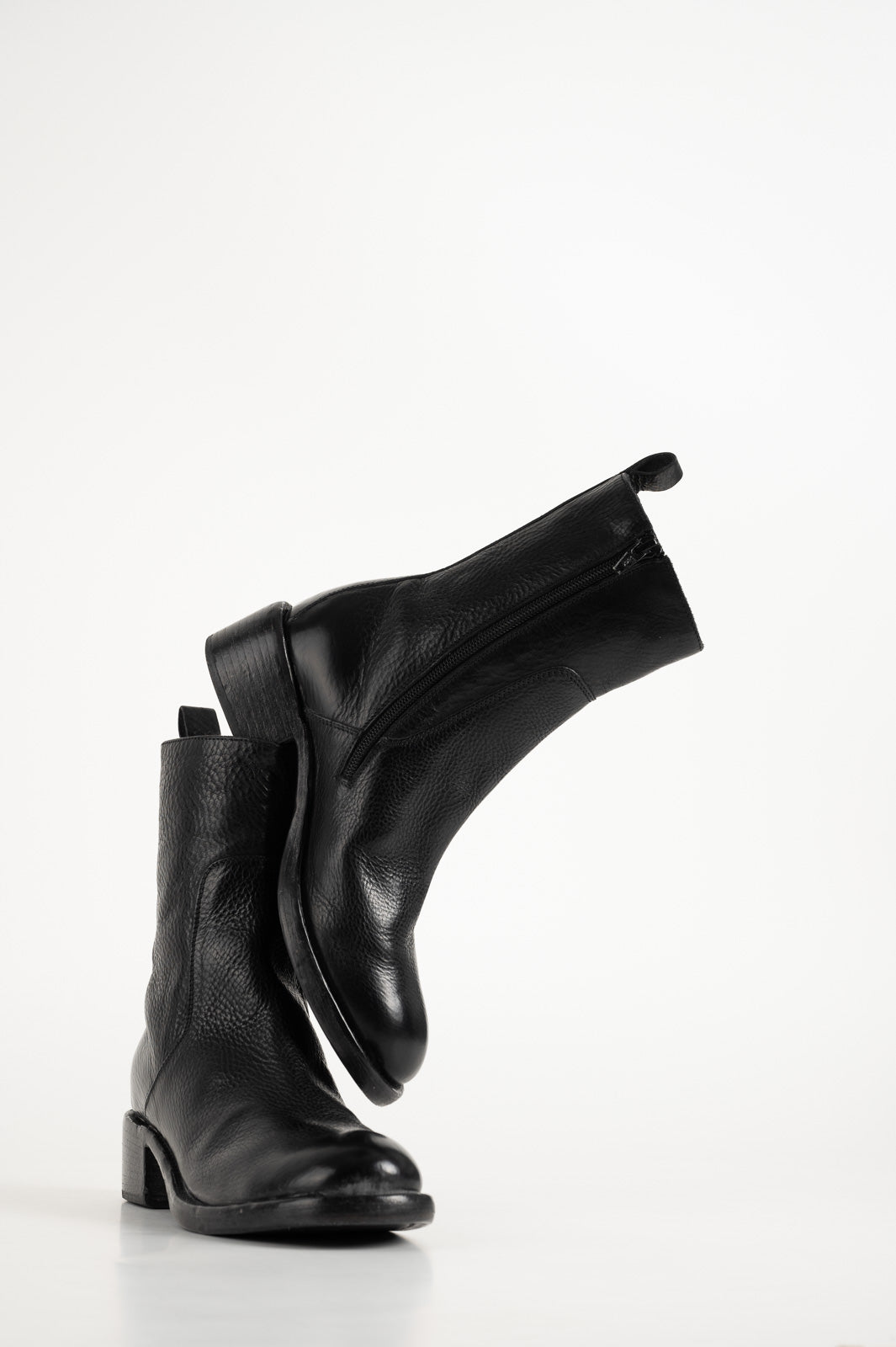 Heeled Boot Arizona | Grained Black Calf Leather