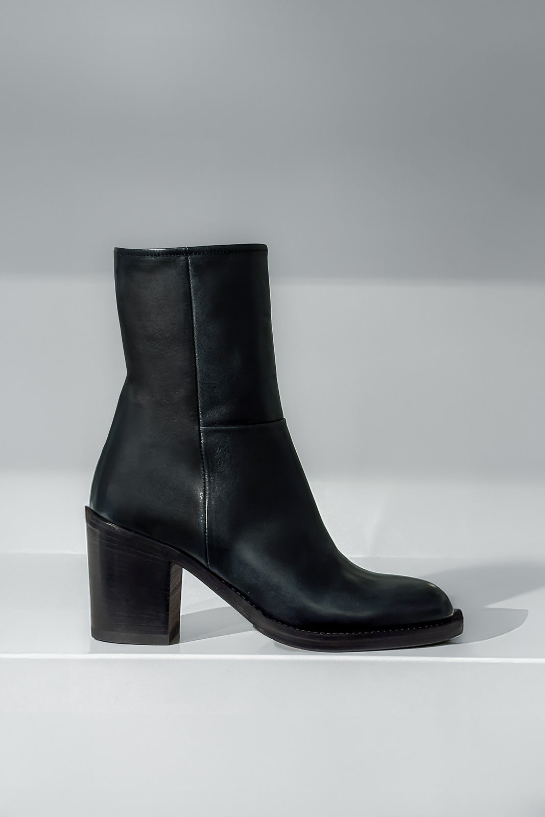 Heeled Boot Shelby | Petrol Black Calf Leather