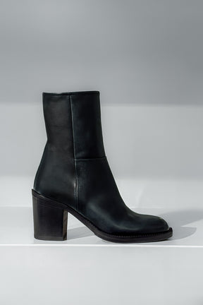 Heeled Boot Shelby | Petrol Black Calf Leather