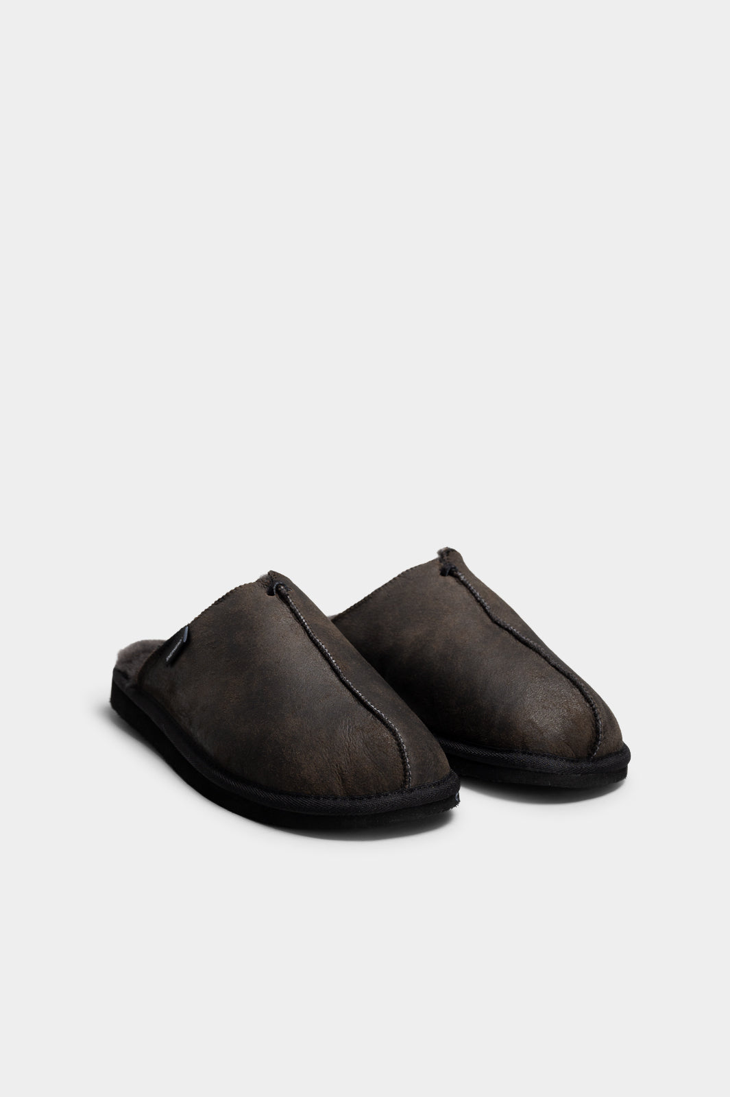 Slip-In Flat Hugo | Off Black Oiled Suede Shearling