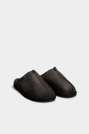 Slip-In Flat Hugo | Off Black Oiled Suede Shearling