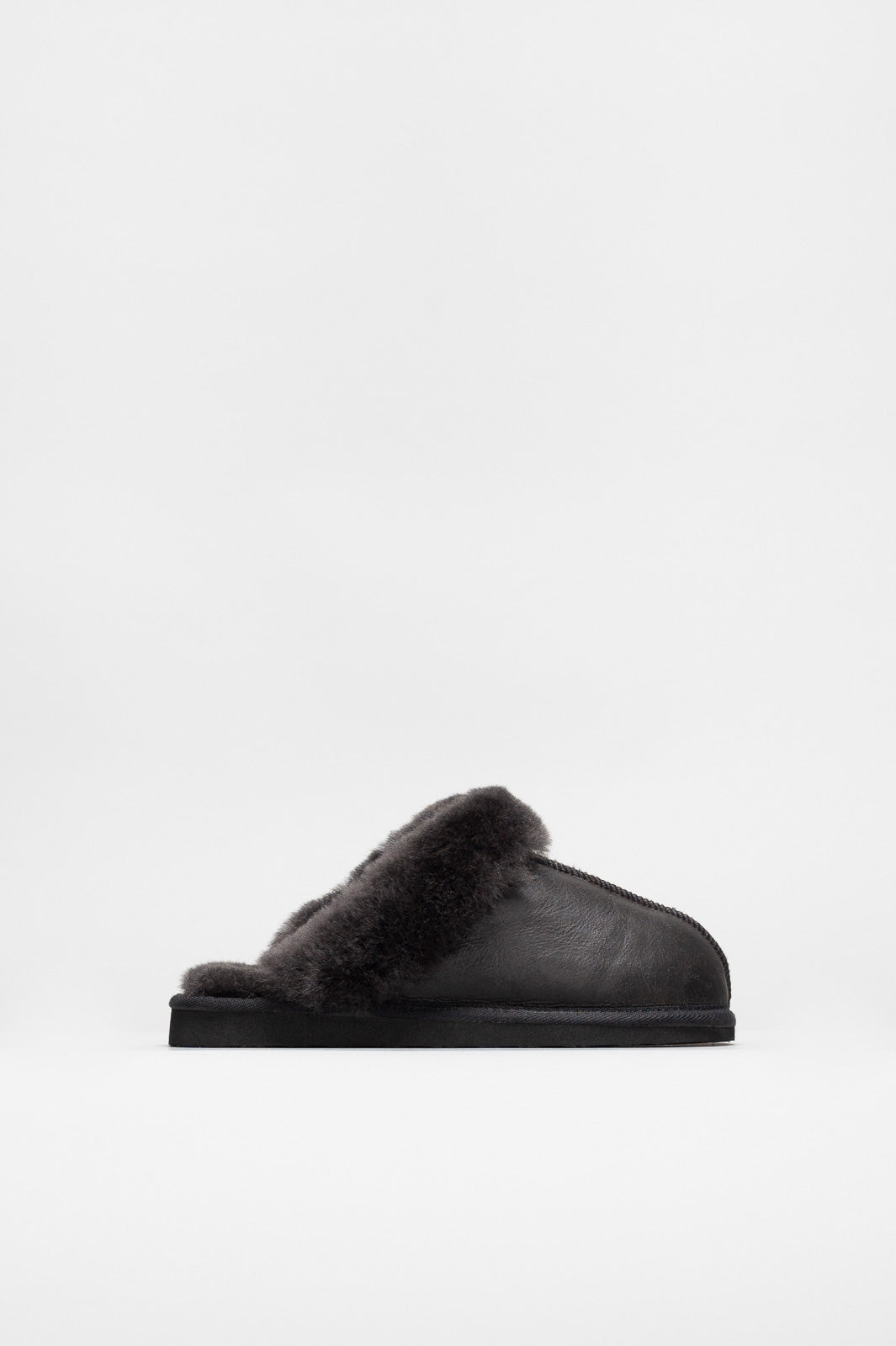 Slip-In Flat Jessica | Off Black Suede Shearling