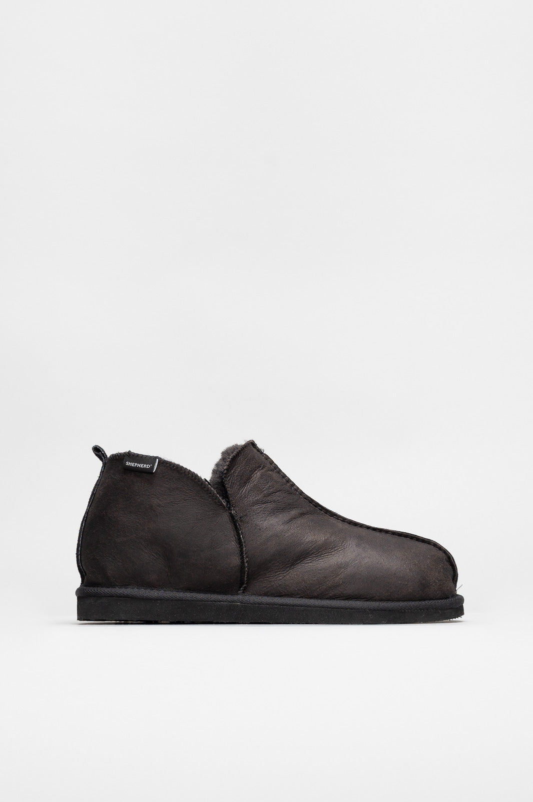 Slip-In Flat Anton | Off Black Oiled Suede Shearling