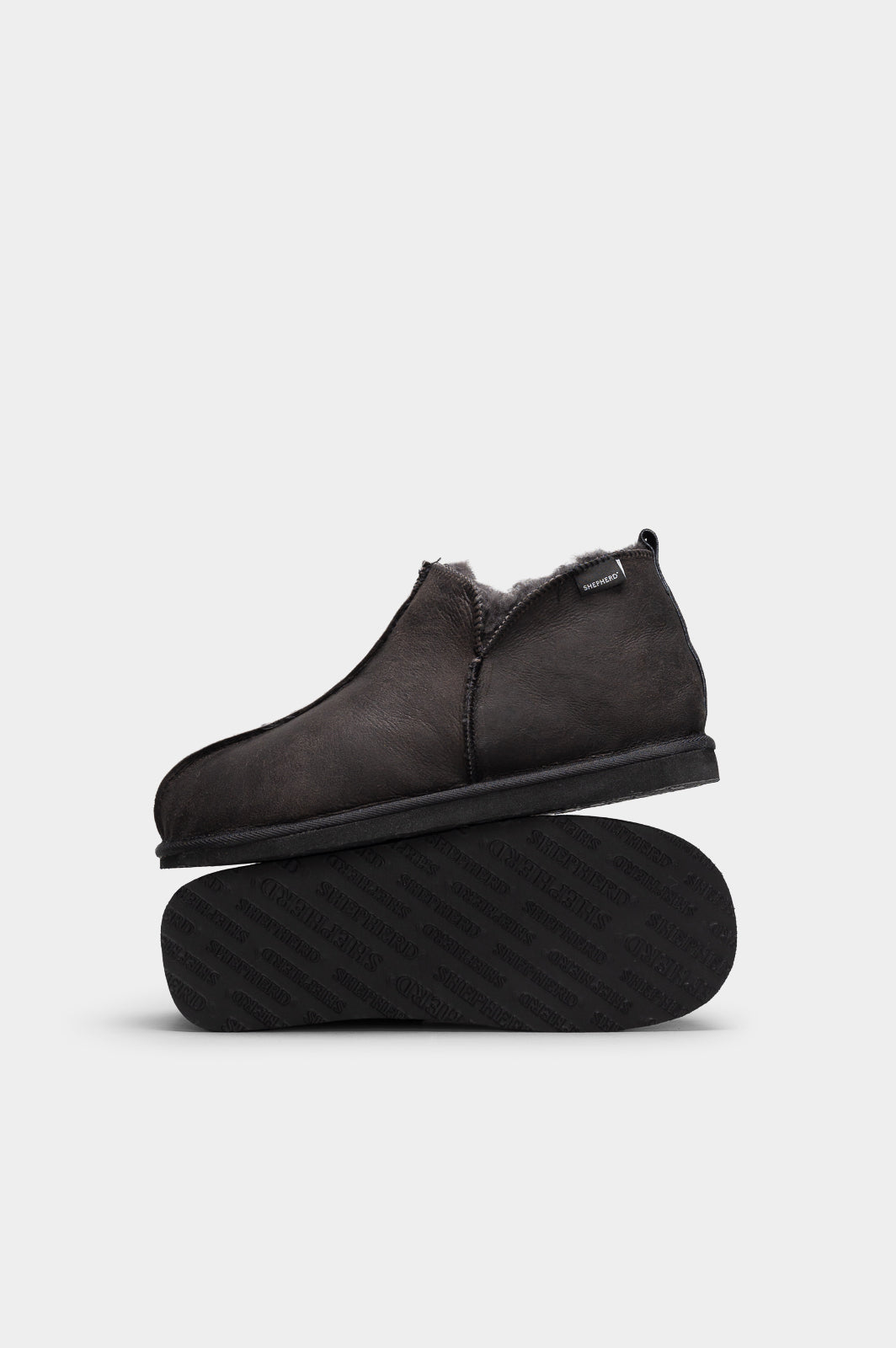 Slip-In Flat Anton | Off Black Oiled Suede Shearling