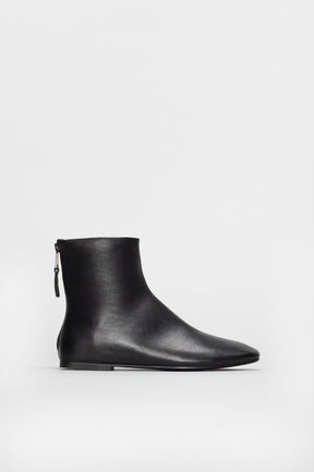 Flat Boot Ember | Deep Black Calf Leather
