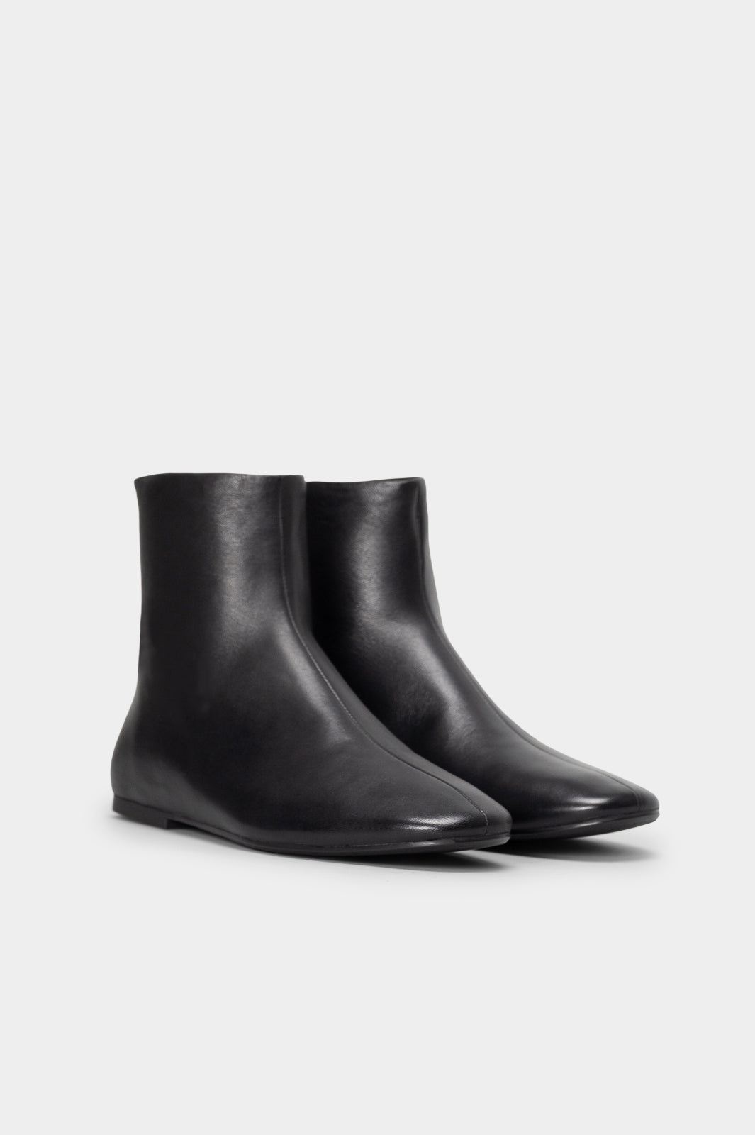 Flat Boot Ember | Deep Black Calf Leather