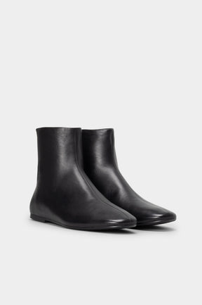 Flat Boot Ember | Deep Black Calf Leather