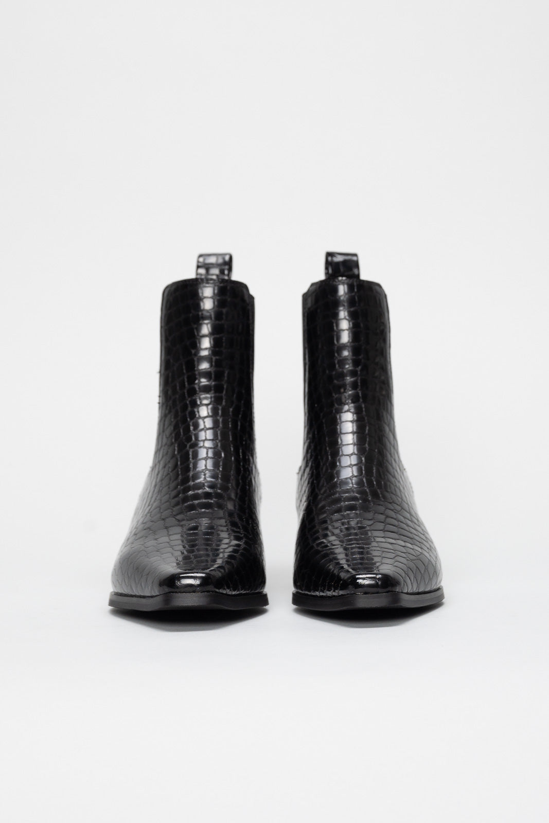 Chelsea Boot Gwen | Black Croc-Embossed Leather