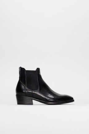 Heeled Boot Scarpina | Rustic Black Buffalo Leather