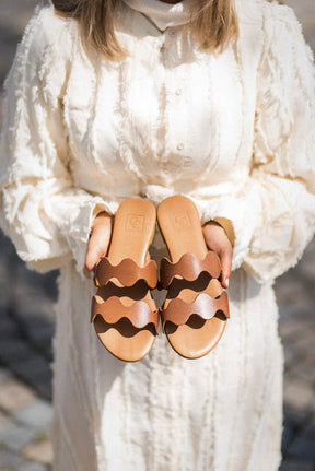 Flat Sandal Wave | Light Brown Calf Leather