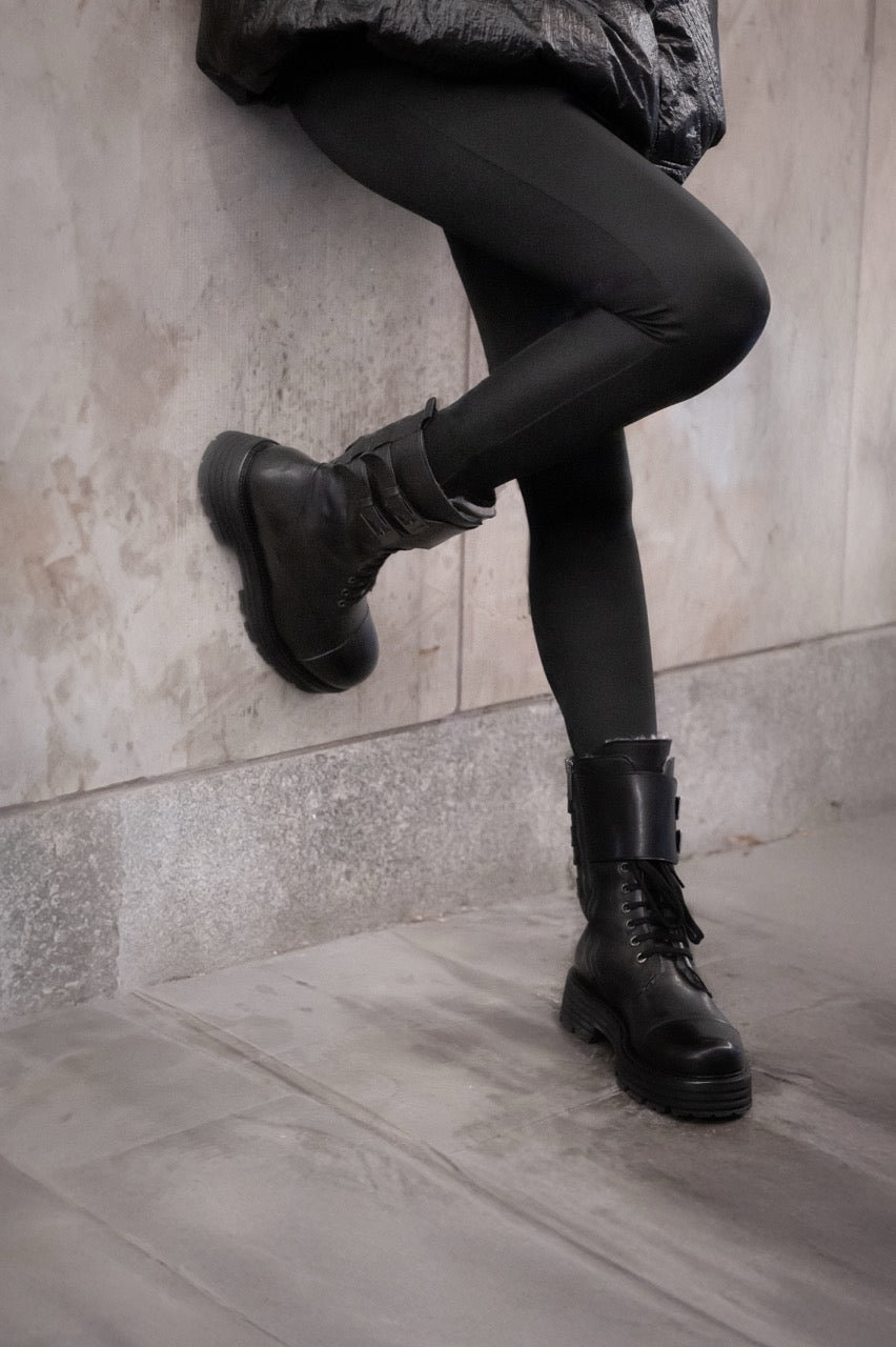 Shearling Boot Gilda | Black Buffalo Leather
