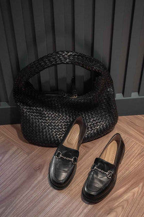 Shoulder Bag Class 28 | Black Leather