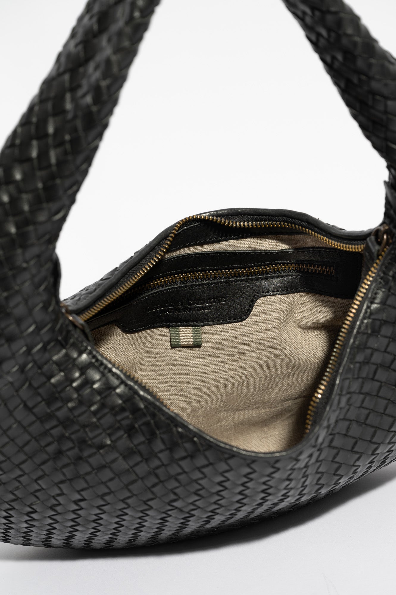 Shoulder Bag Class 28 | Black Leather
